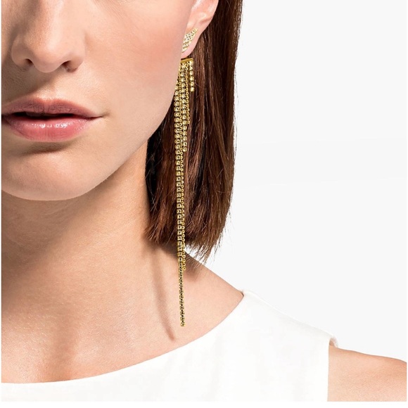 Swarovski Wonder Woman signature statement Earrings👸🏻🌟💫Check out Video - Picture 3 of 8